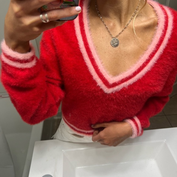 FINDERS SWEATER FROM HEMLINE - Picture 3 of 9